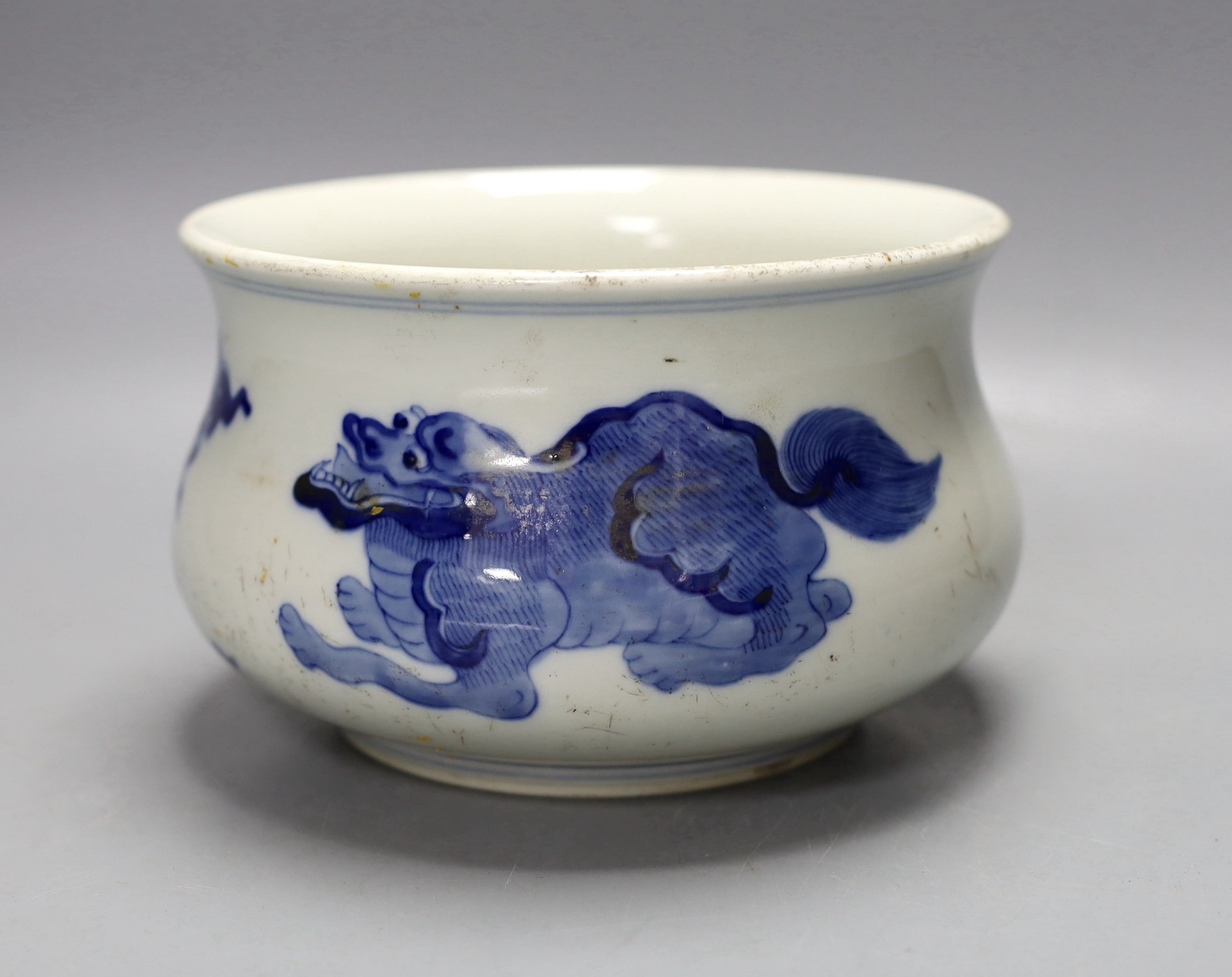 A Chinese blue and white ‘lion-dog’ censer, 10cm tall